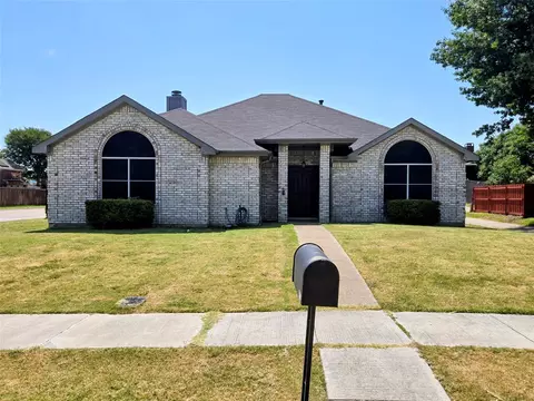 2037 Vista Dr, Lewisville, TX 75067