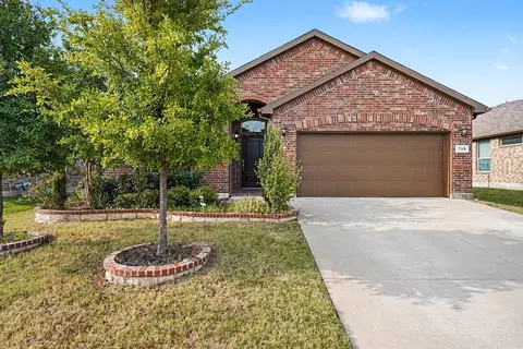 729 Rebecca Ln, Saginaw, TX 76131