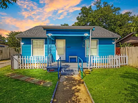 2618 NW 23rd St, Fort Worth, TX 76106