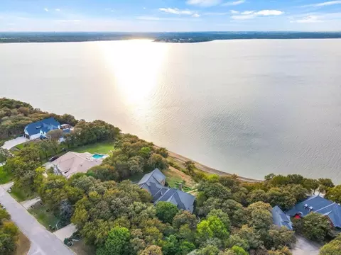 1190 Emerald Sound Blvd, Oak Point, TX 75068