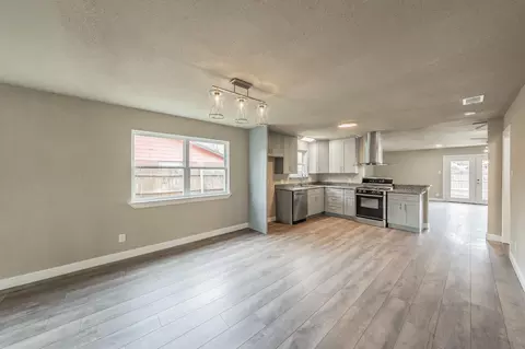 1721 Kay Ave, Bridgeport, TX 76426