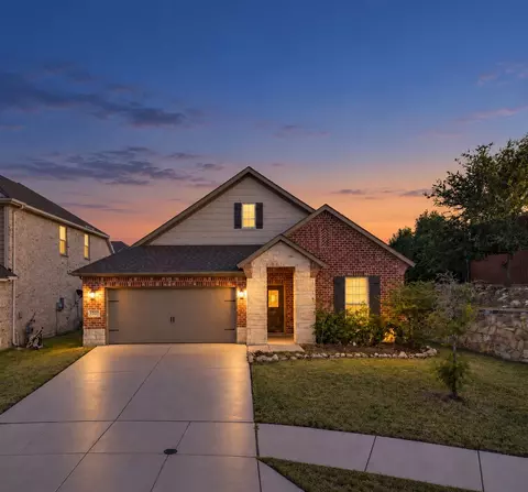 7337 Howling Coyote Ln, Fort Worth, TX 76131