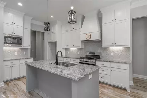 Kitchen - 163 Sitka Loop, Haughton, LA 71037 photo 2 of 2