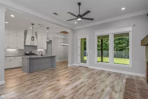 Living - 163 Sitka Loop, Haughton, LA 71037 photo 2 of 2