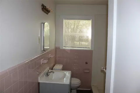 Bath - 3712 Leland Ave, Waco, TX 76708 photo 1 of 1