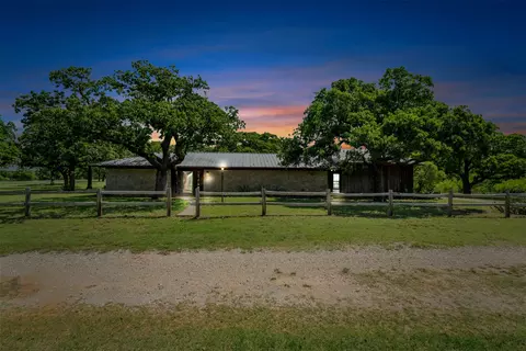 3377 Lodge Creek Rd, Henrietta, TX 76365