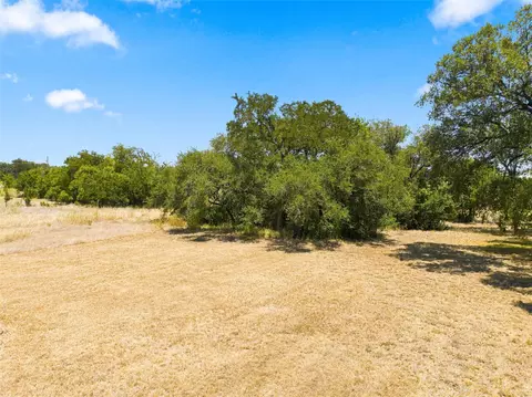 000 16th St, Crawford, TX 76638