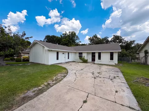 414 Meadowhill Dr, Garland, TX 75043