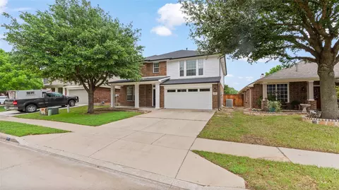 9208 Comanche Ridge Dr, Fort Worth, TX 76131
