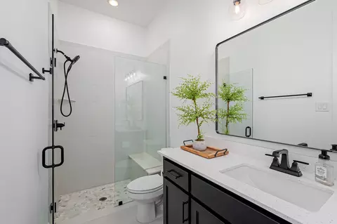 Bath - 2405 Excelsis Ct, Celina, TX 75009 photo 4 of 7