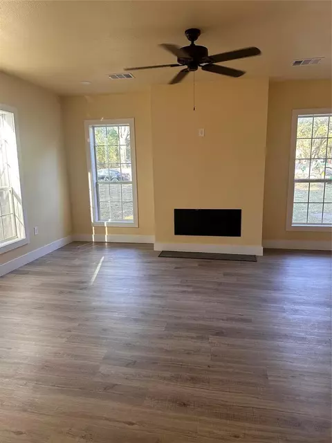 Living - 111 Pecan St, Terrell, TX 75160 photo 2 of 4