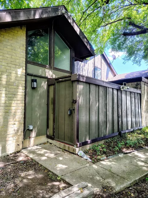 4623 Country Creek Dr #1049, Dallas, TX 75236