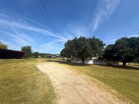 373 Wildbird Ln, Axtell, TX 76624