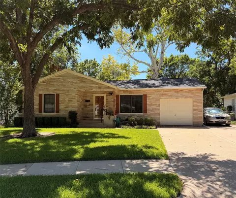 2010 Goldenrod Ln, Arlington, TX 76013