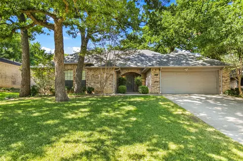 3407 Commander Ct, Arlington, TX 76017