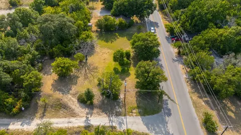 202 S Merrimac St, Weatherford, TX 76086
