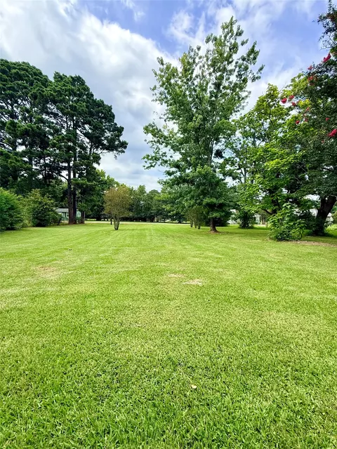 Exterior - 316 Moore St, Springhill, LA 71075 photo 3 of 5