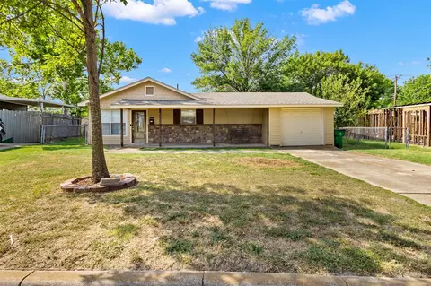 5204 Roxie St, Haltom City, TX 76117
