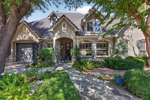 6900 Baltusrol Rd, Fort Worth, TX 76132