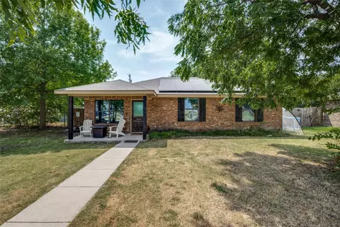 105 N 7th St, Sanger, TX 76266