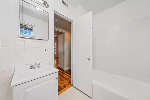 Bath - 3230 Proctor Ave, Waco, TX 76708 photo 2 of 2
