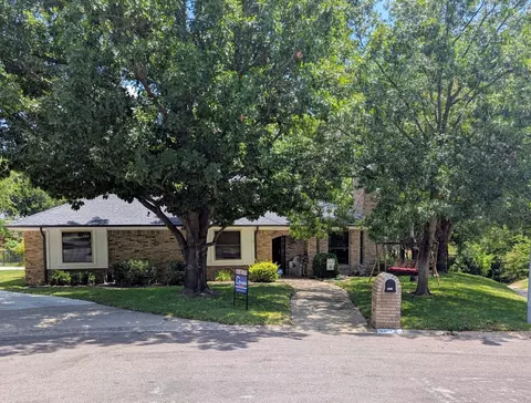 8832 Arbor Crest Ct, Fort Worth, TX 76179