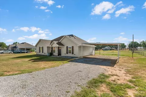 171 Brown Ln, Poolville, TX 76487