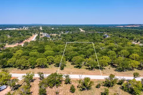 2525 Buckskin Dr, Granbury, TX 76049