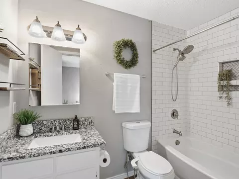 6206 Hott Springs Dr, Arlington, TX 76001