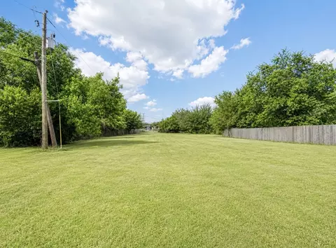 2211 Foster Cir, Caddo Mills, TX 75135