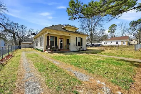 918 W Morgan St, Denison, TX 75020