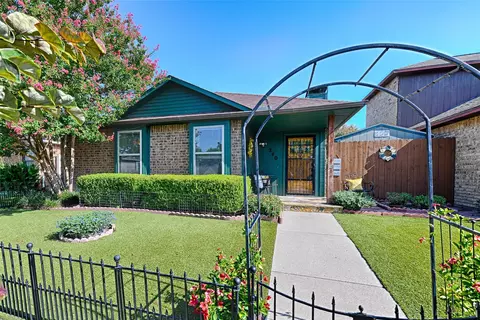 240 Dewey Ct, Irving, TX 75060