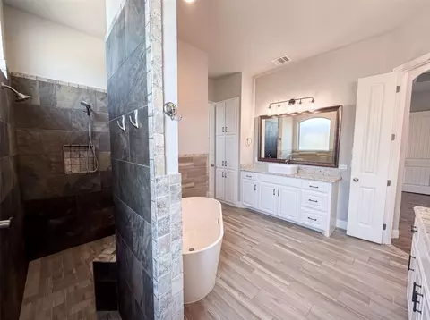 Bath - 3608 Ridge Point Dr, Argyle, TX 76226 photo 2 of 4