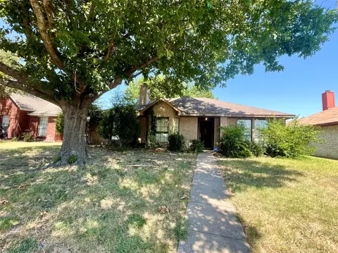 2611 Trumpet Dr, Rowlett, TX 75089