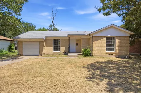 1219 Daisy Ln, Irving, TX 75061
