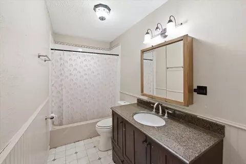 Bath - 710 E Avenue A, Rosebud, TX 76570 photo 3 of 3