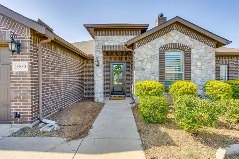 1533 Grassy Meadows Dr, Joshua, TX 76058