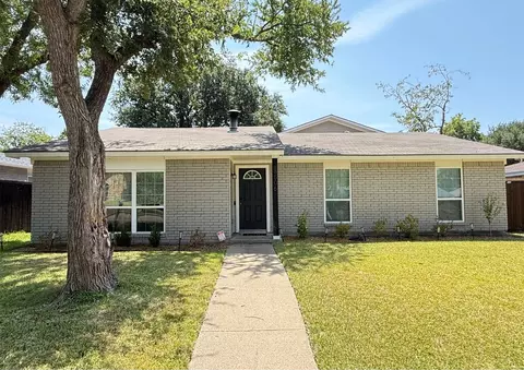 8506 Londonderry Ln, Dallas, TX 75228
