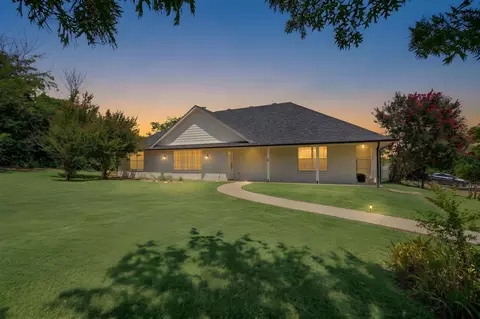 321 E Woody Creek Ct, Springtown, TX 76082