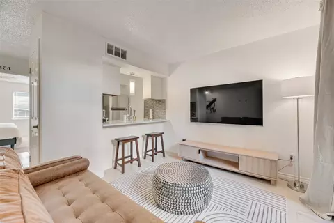 1810 N Garrett Ave #119, Dallas, TX 75206