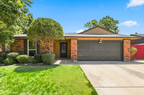 3511 Meadowview Dr, Corinth, TX 76210