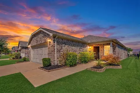 913 Rough Hollow Dr, Mckinney, TX 75071