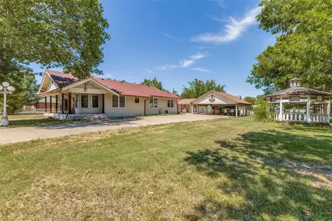 401 S 4th St, Crandall, TX 75114