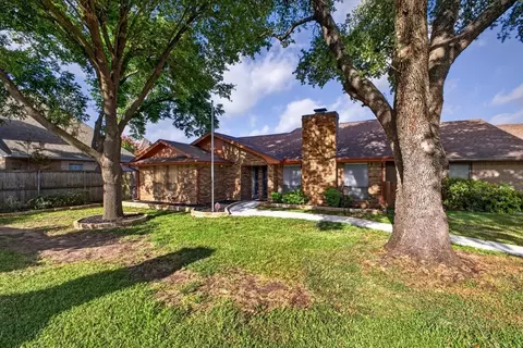 646 St Charles Ct, Arlington, TX 76013