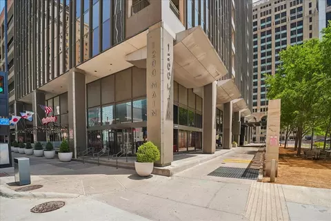 1200 Main St, Dallas, TX 75202