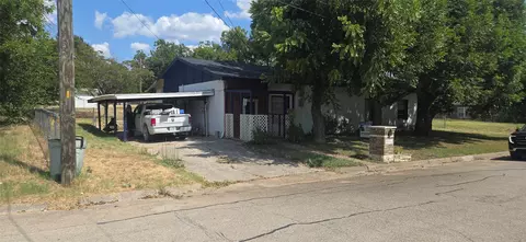1512 N Elm St, Weatherford, TX 76086