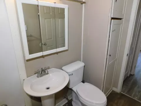 Bath - 311 S Park Dr, Springhill, LA 71075 photo 3 of 3