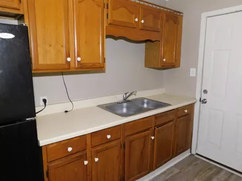 Kitchen - 311 S Park Dr, Springhill, LA 71075 photo 2 of 5