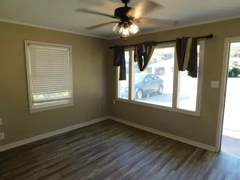 Living - 311 S Park Dr, Springhill, LA 71075 photo 3 of 5