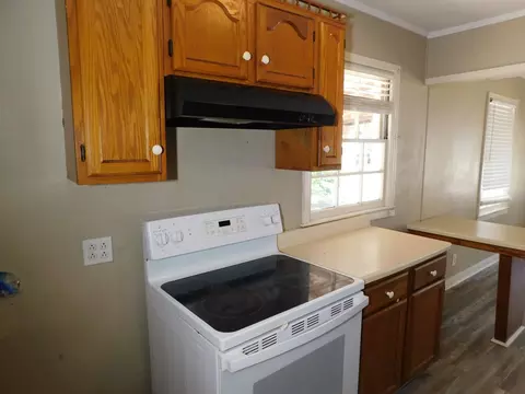 Kitchen - 311 S Park Dr, Springhill, LA 71075 photo 4 of 5
